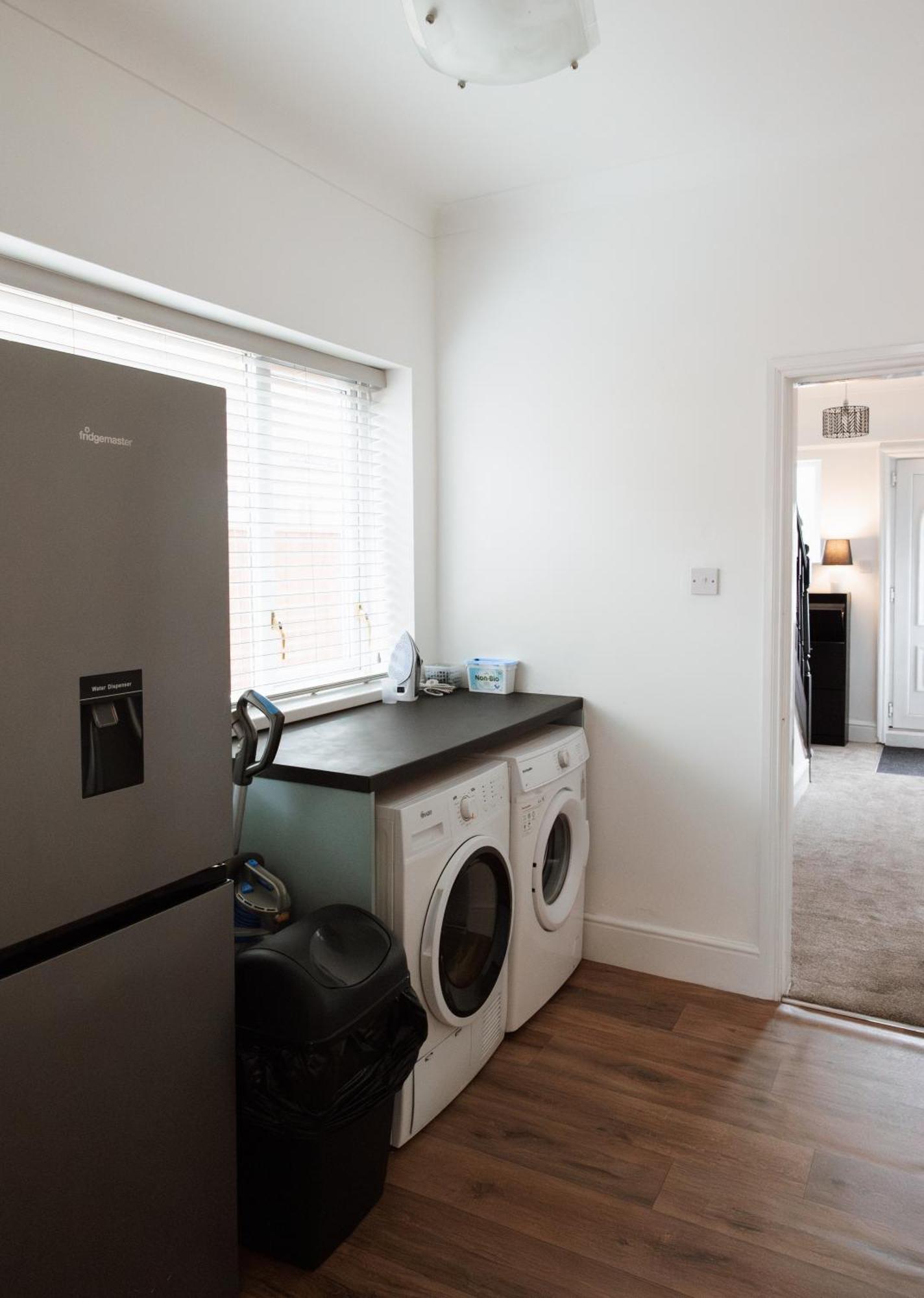 Large 4 Bed - Fast Wifi, Smart Tv's & Free Parking - Near A66 Apartamento Stockton-on-Tees